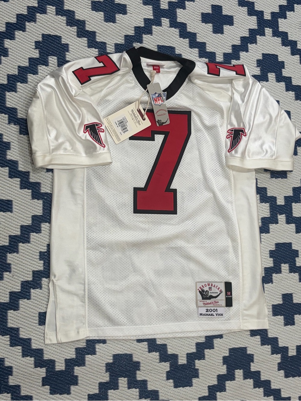 Atlanta Falcons Michael Vick #7 Mitchell & Ness Football Jersey Throwback Size L